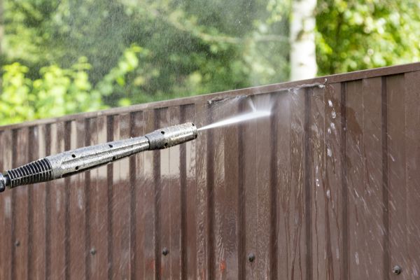Vinyl Fence Cleaning in Newport Beach