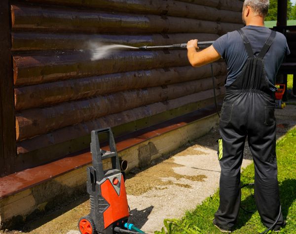 Log Home Pressure Washing in Newport Beach