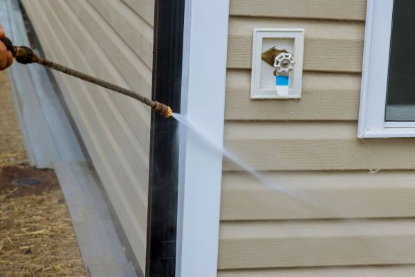 Vinyl Siding Cleaning in Newport Beach
